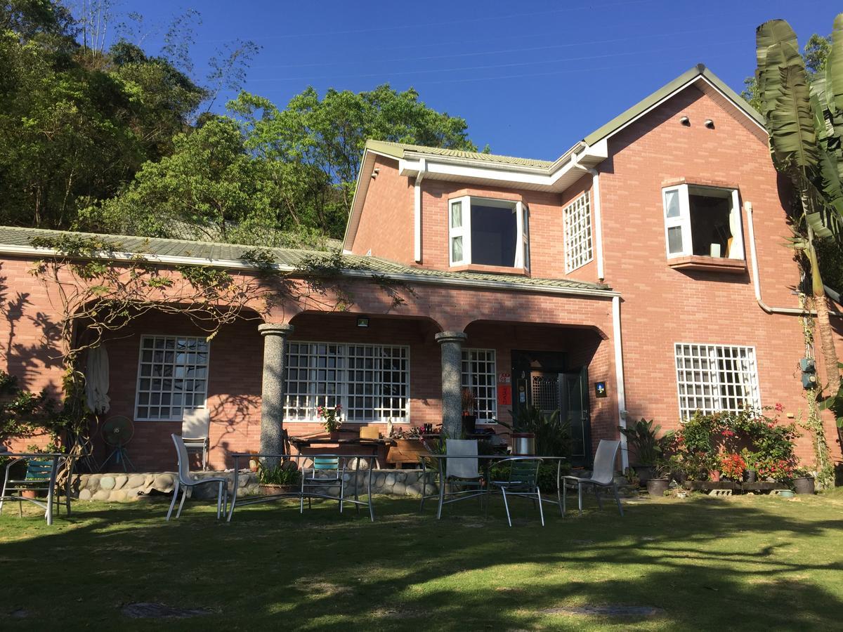 Wisdom Garden Home Stay Юйли Экстерьер фото