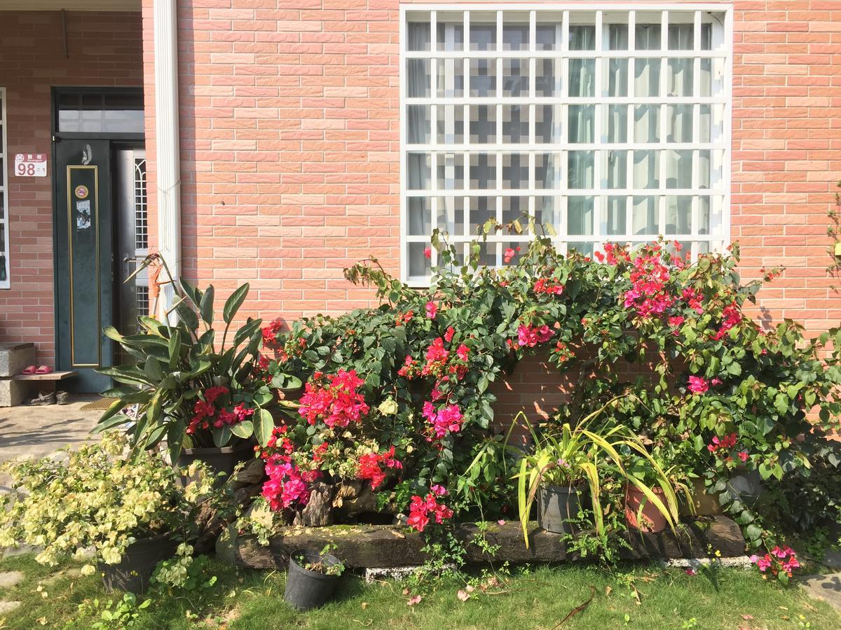 Wisdom Garden Home Stay Юйли Экстерьер фото