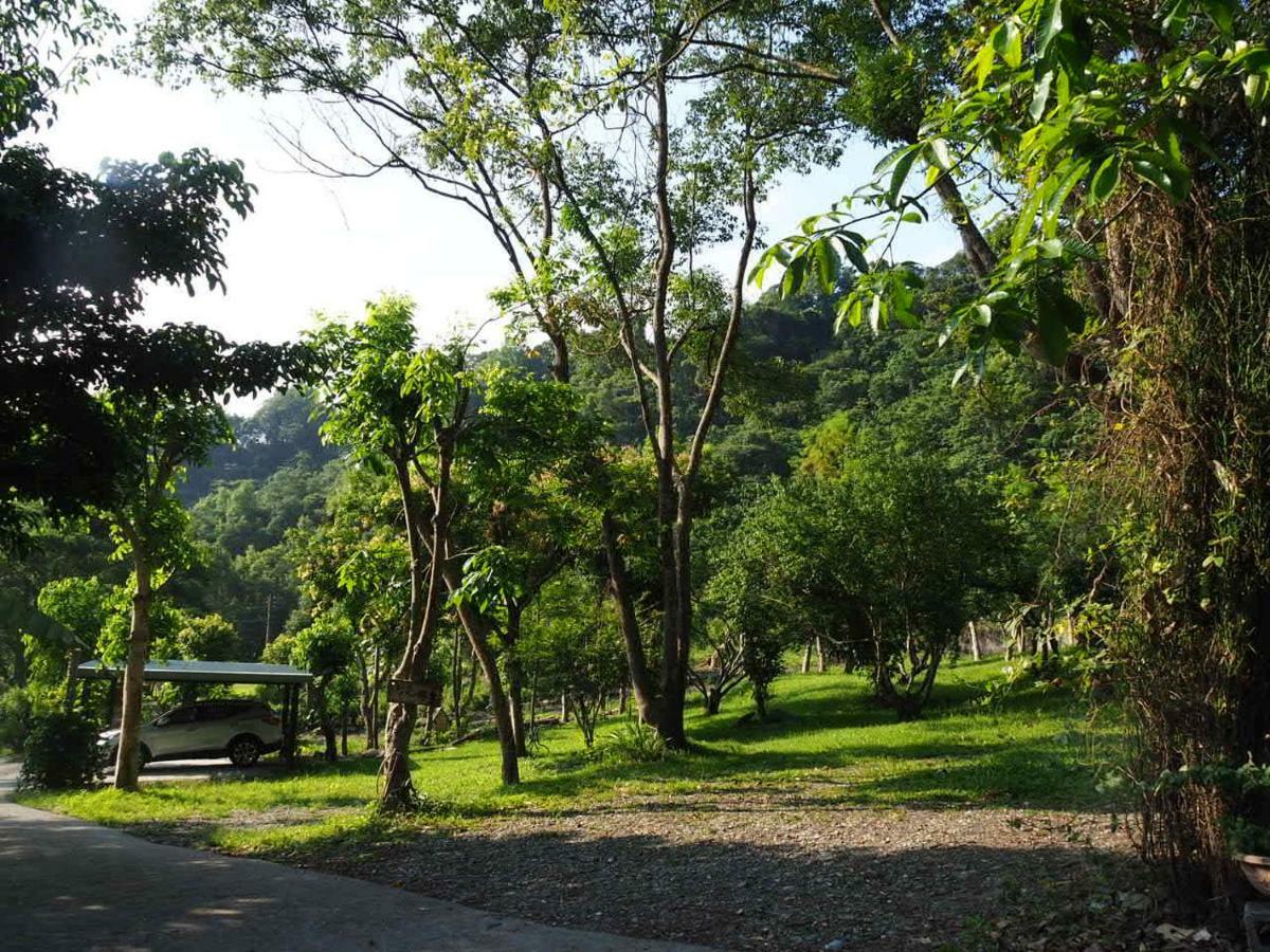Wisdom Garden Home Stay Юйли Экстерьер фото